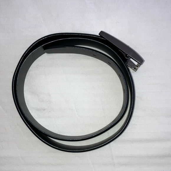 Kenneth Cole Black Leather Belt with Silver Buckle - Picture 12 of 14